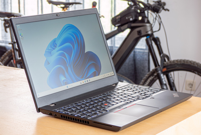 Lenovo Thinkpad T15p Gen1 i7-10850H 32GB RAM NVMe 4K IPS GTX 1050-EpY3s.jpeg