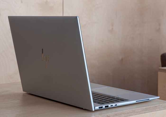 HP EliteBook 860 G9 16 inch i5-1235U DDR5 RAM NVMe IPS IrisXe-MOtvc.jpeg