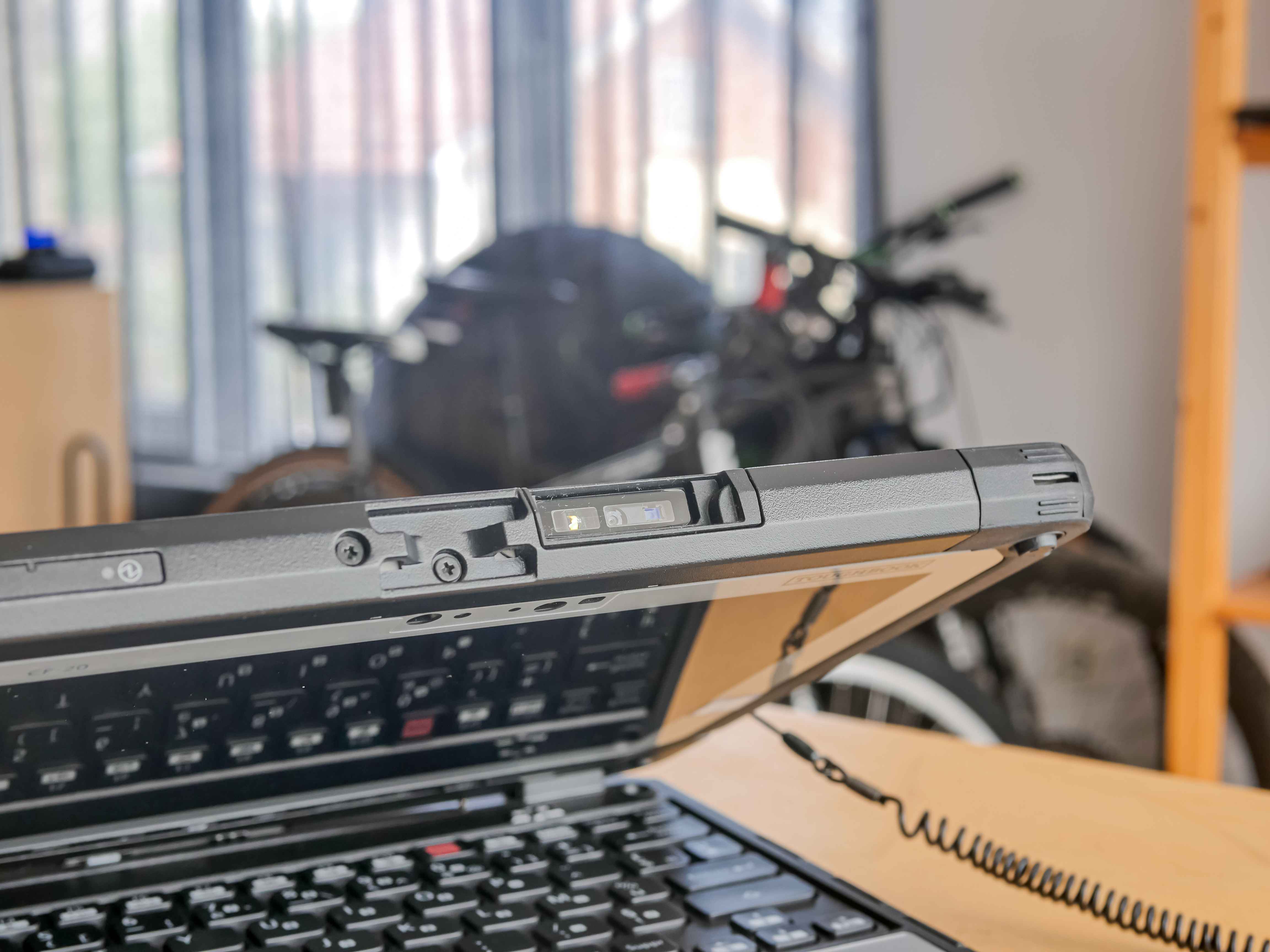 Panasonic Toughbook CF-20 MK2 i5-7Y57 16GB RAM IPS Touch + Keyboard-ZPo9n.jpeg