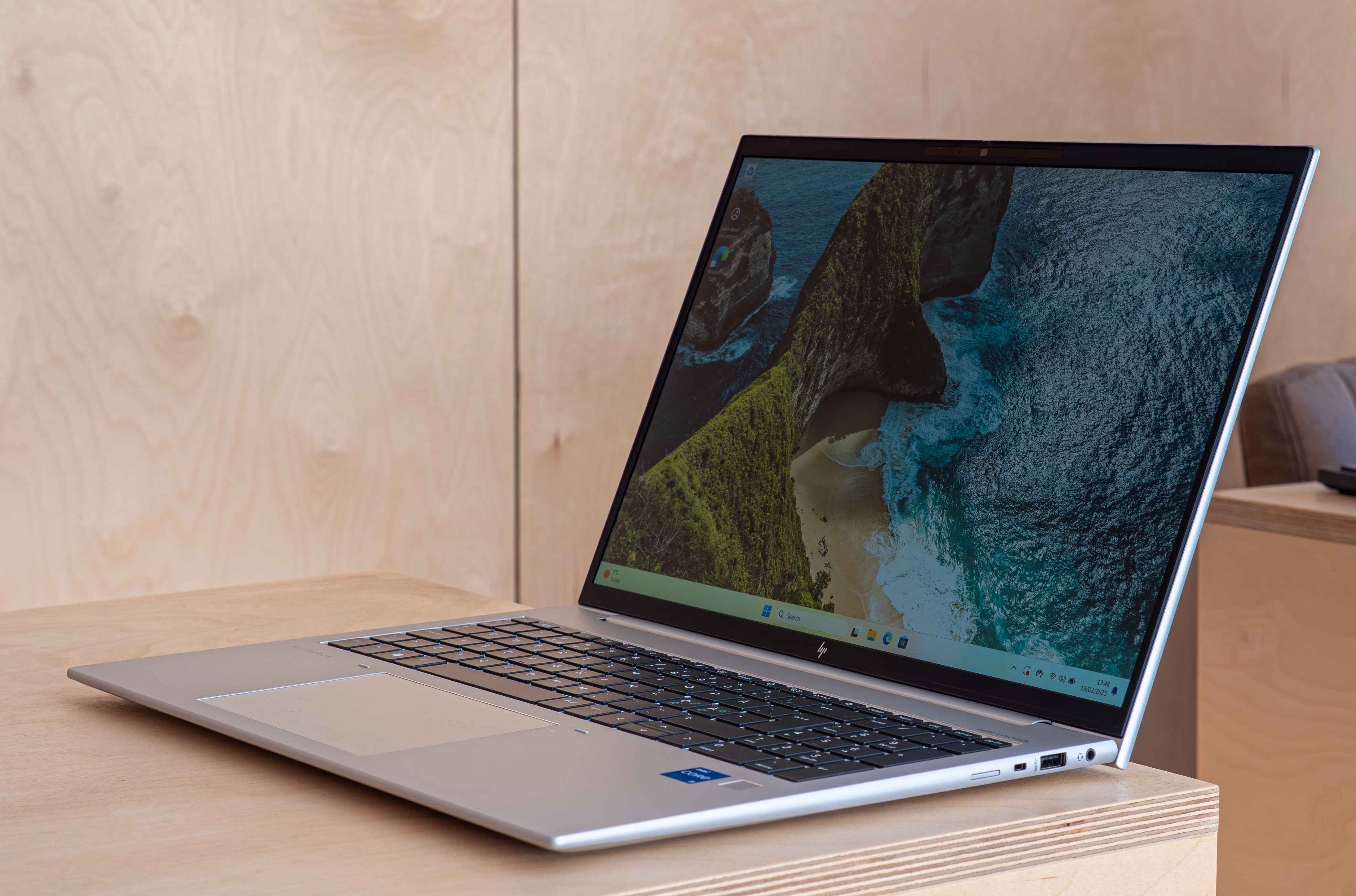 HP EliteBook 860 G9 16 inch i5-1235U DDR5 RAM NVMe IPS IrisXe-rpkKi.jpeg