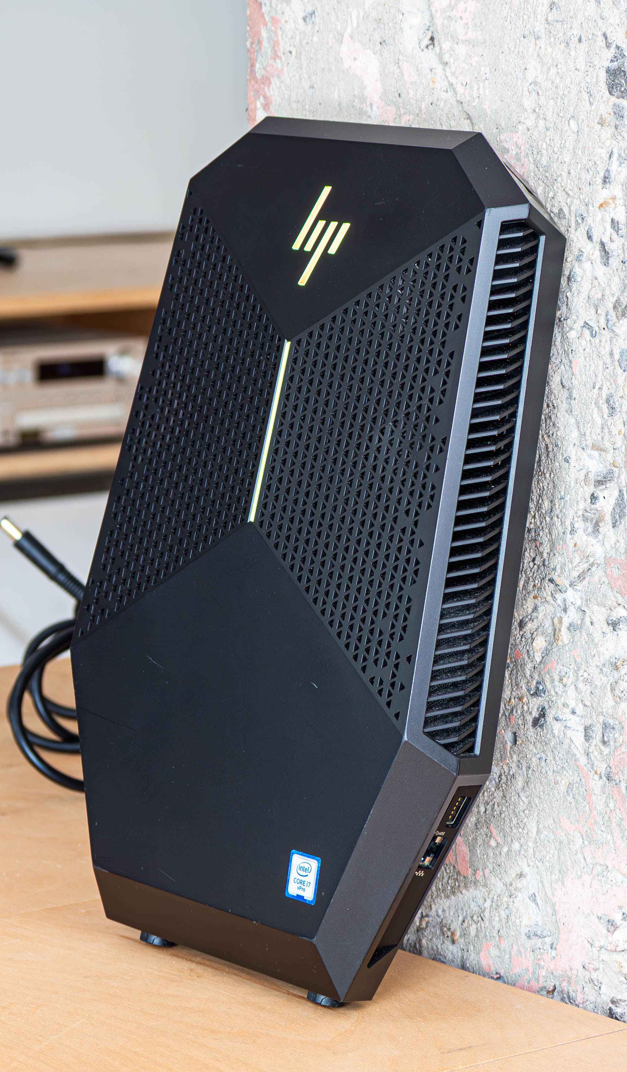 HP Z VR G2 i7-9850H 32GB RAM 512GB NVMe RTX 2080-97NuS.jpeg