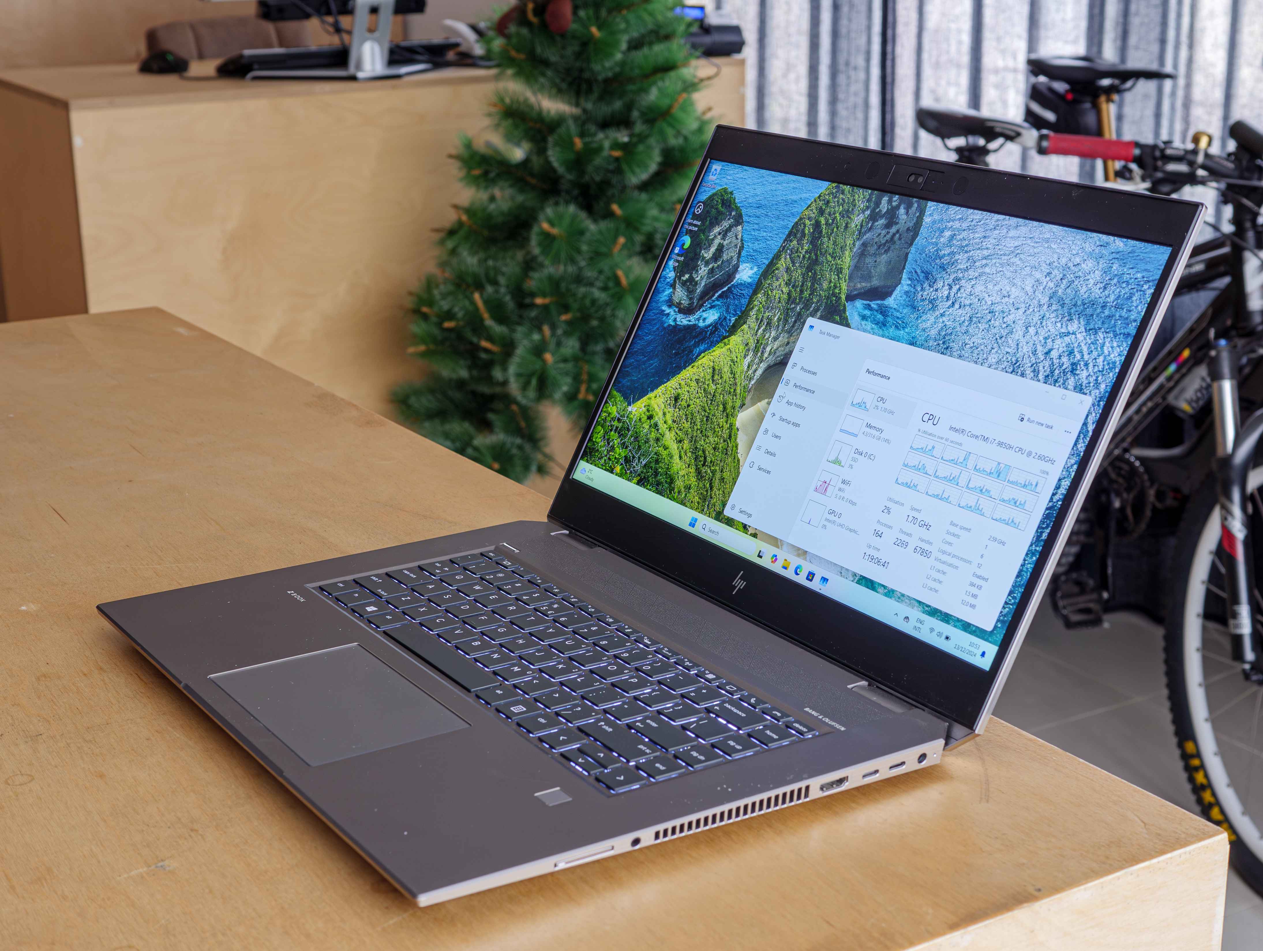 HP Zbook Studio 15 G5 E-2186M 32GB RAM NVMe FHD IPS Quadro P1000 Camera-AQudy.jpeg