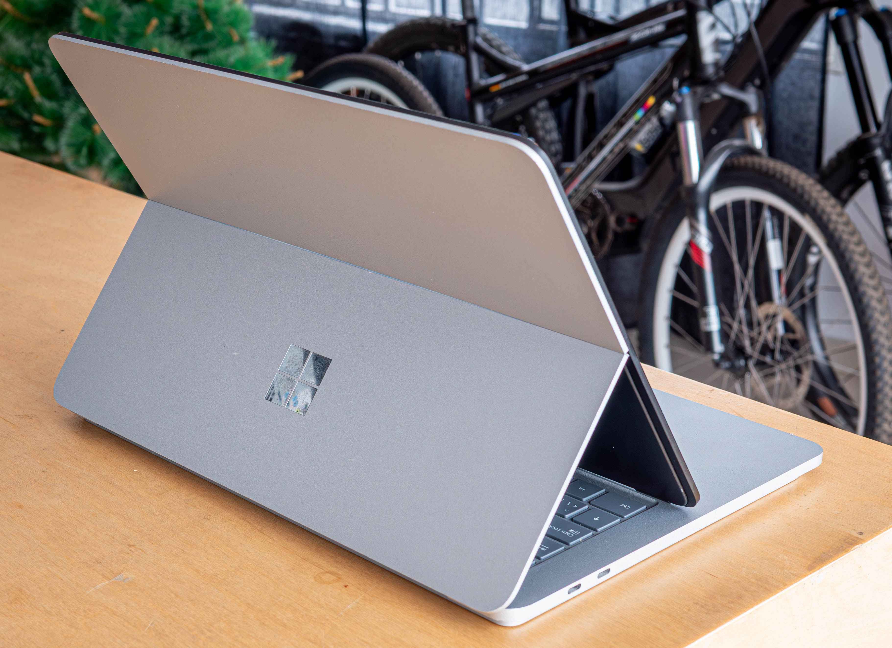 Surface Laptop Studio 2 i7 32GB RAM 1TB NVMe 2400x1600 Touch IPS 120Hz RTX A2000-IuTyk.jpeg