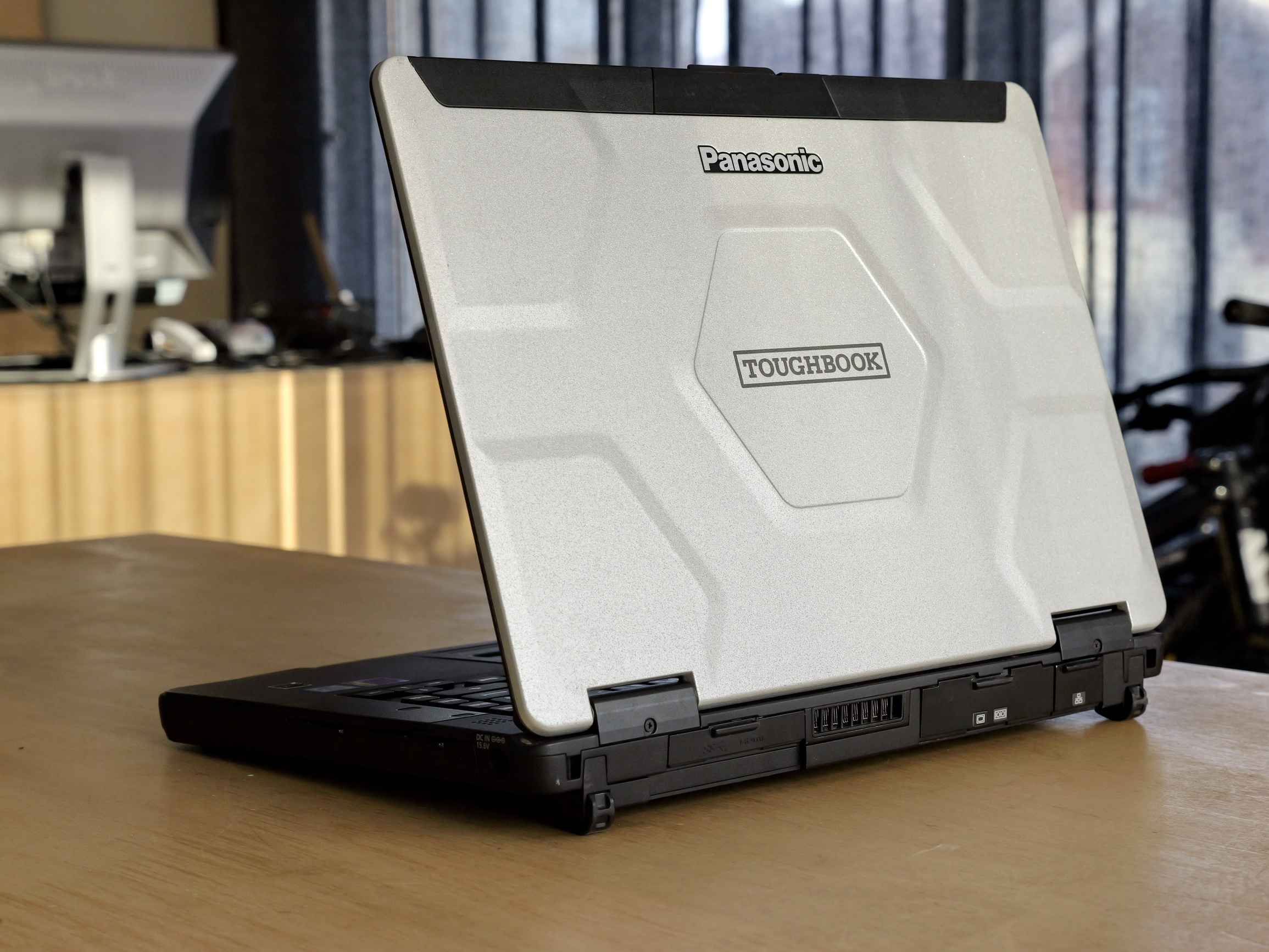 Panasonic Toughbook CF-54 MK2 i5-6300U 16GB RAM m2 SSD IPS OK Batt-LCn6H.jpeg