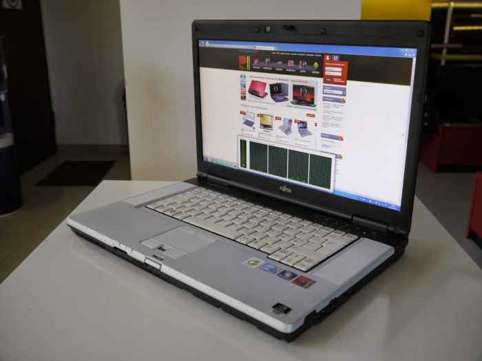 FUJITSU Celsius H700 i5-540M 6GB RAM  FHD Quadro FX880M Camera-Ovdwp.jpeg