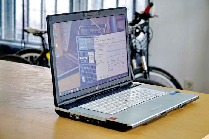 Fujitsu LifeBook E751, Core i5-2520M, Made in Japan-RMurK.jpeg