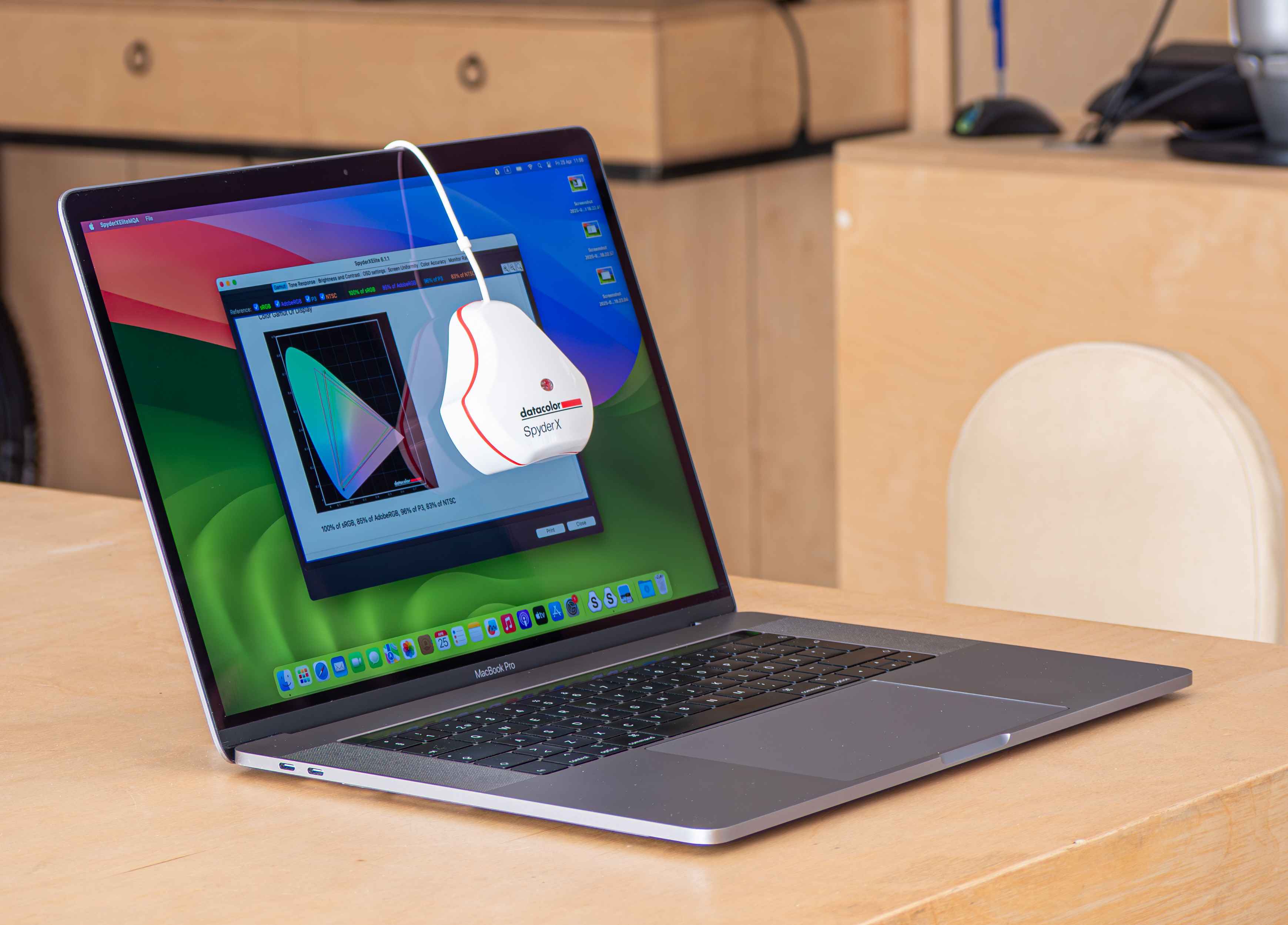 Apple MacBookPro15.1 A1990 i7-8750H NVMe Retina Display Radeon Pro 555X-VsYVi.jpeg