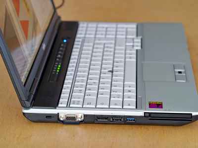 Fujitsu LifeBook E751, i5-2520M, USB 3.0, Cam, Japan-ZSa0D.jpeg