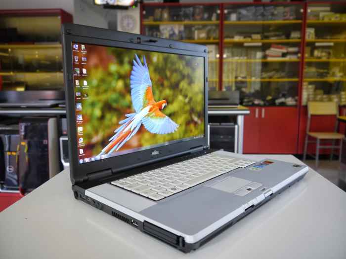 FUJITSU Celsius H700 i5-540M 6GB RAM  FHD Quadro FX880M Camera-iofwe.jpeg