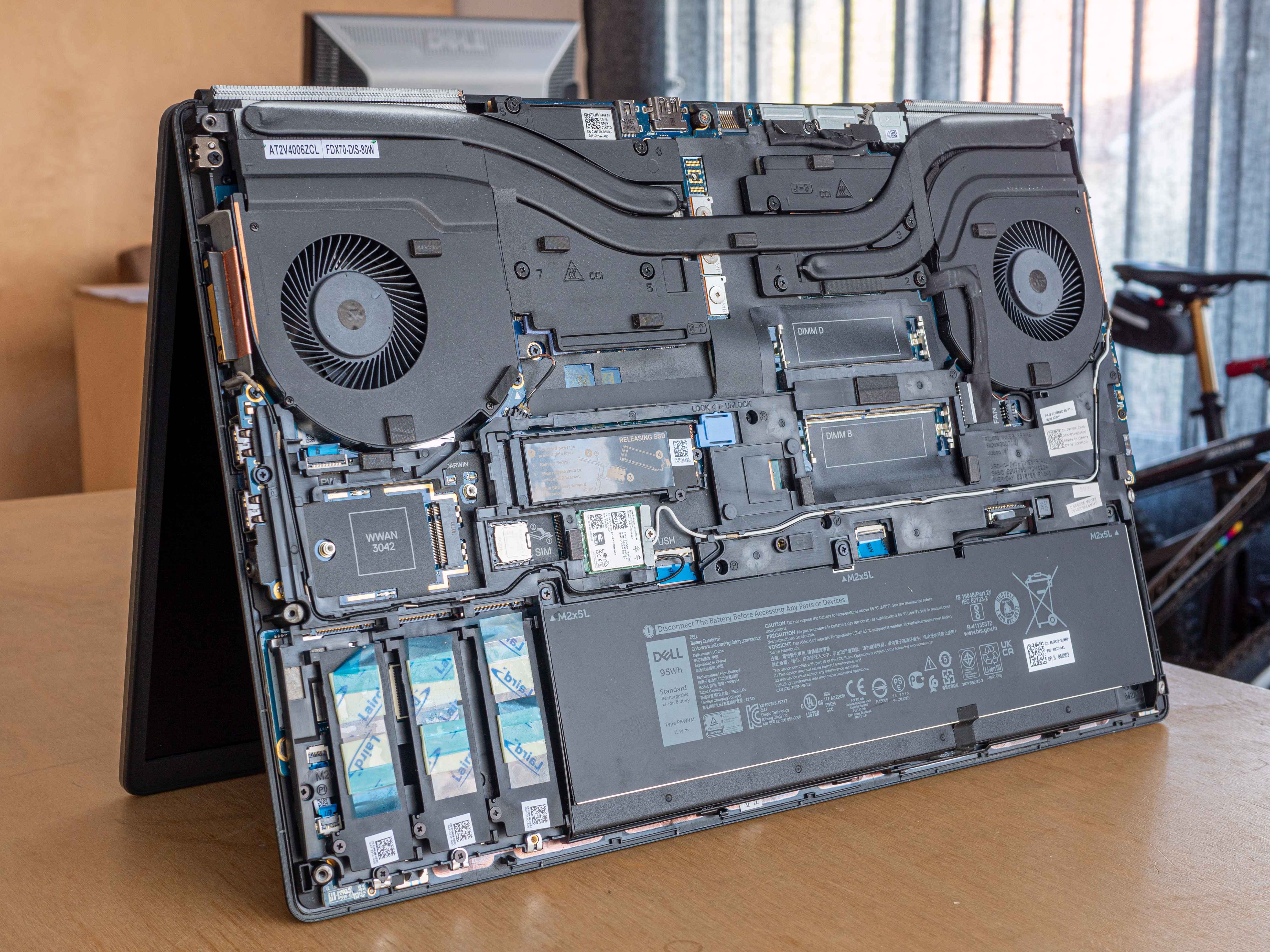 Dell Precision 7750 i7-10850H FHD IPS 1TB NVMe RTX 4000-kFGKg.jpeg