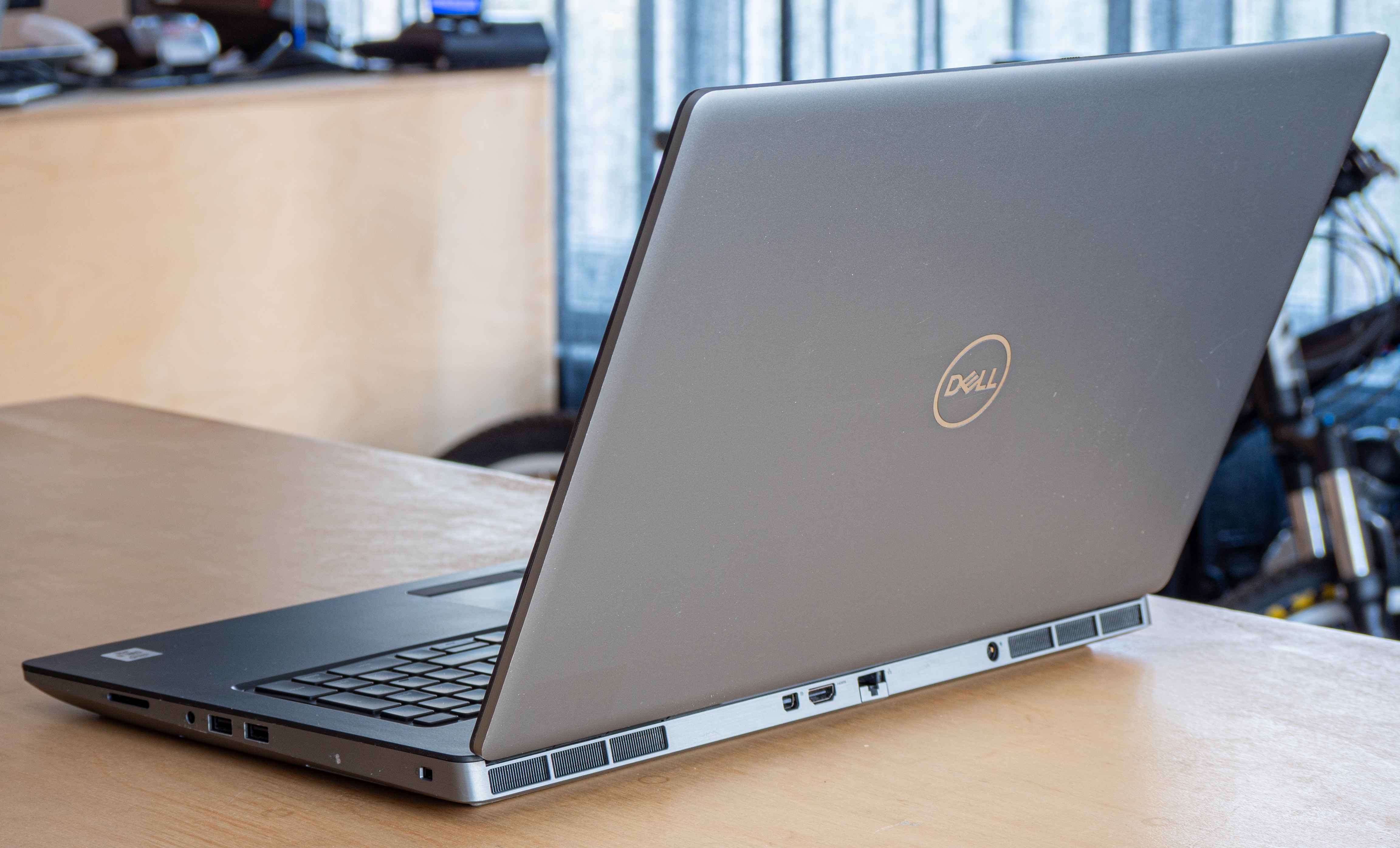 Dell Precision 7750 Xeon W-10885M 128GB ECC RAM 1TB NVMe IPS RTX 5000-oRxh4.jpeg