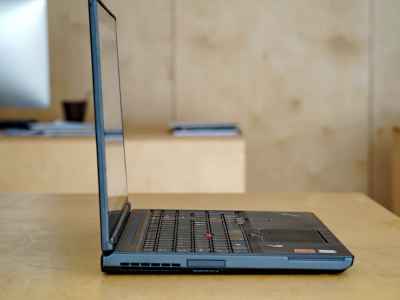 Lenovo Thinkpad P51, i7-7820HQ, Touch, Xrate, M2200M-oZqod.jpeg