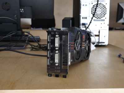 AMD Radeon HD 6950, 2GB GDDR5-uDZBr.jpeg